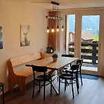 Stilvolle Mit Traumhaftem Bergblick דירה דיסנטיס