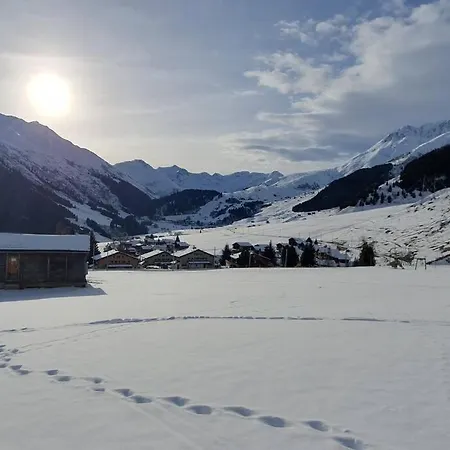 Stilvolle Mit Traumhaftem Bergblick דירה *