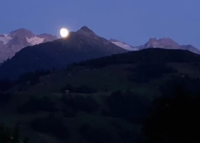 Stilvolle Mit Traumhaftem Bergblick * ديسنتس