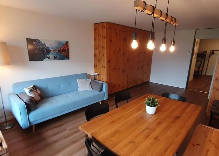 شقة Stilvolle Mit Traumhaftem Bergblick ديسنتس